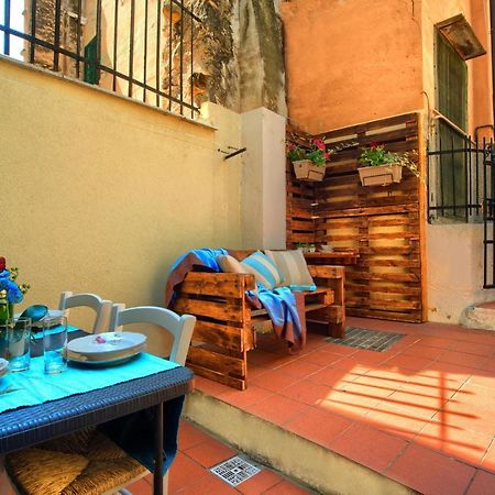 הוילה אימפריה Casa A 2 Passi Dal Mare Con Patio Privato מראה חיצוני תמונה