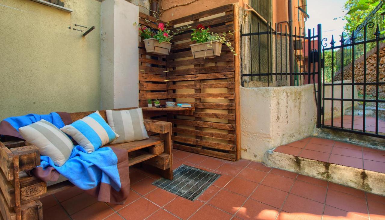 הוילה אימפריה Casa A 2 Passi Dal Mare Con Patio Privato מראה חיצוני תמונה