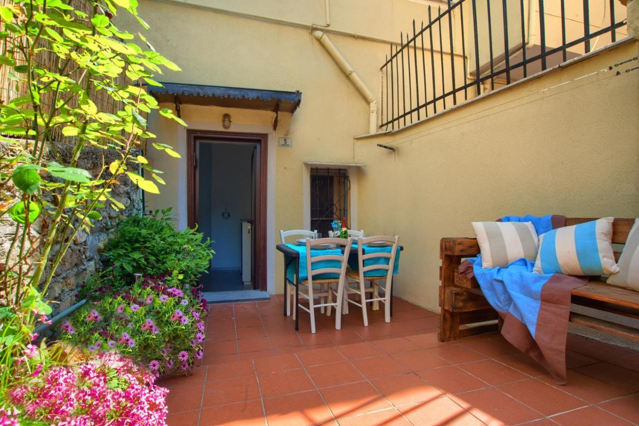 הוילה אימפריה Casa A 2 Passi Dal Mare Con Patio Privato מראה חיצוני תמונה
