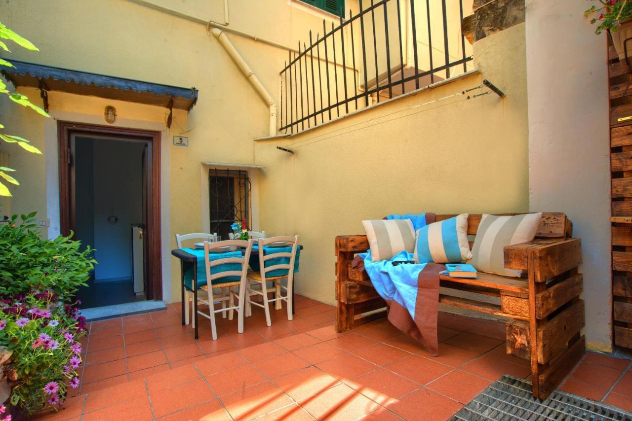 הוילה אימפריה Casa A 2 Passi Dal Mare Con Patio Privato מראה חיצוני תמונה